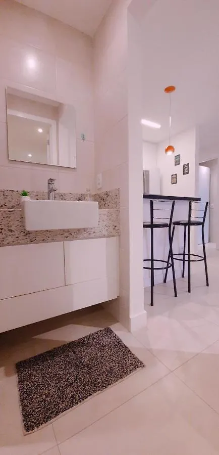 Aconchegante Apartamento Praia do Forte: Estadia Econômica no Centro Cabo Frio 0*,  Brazil