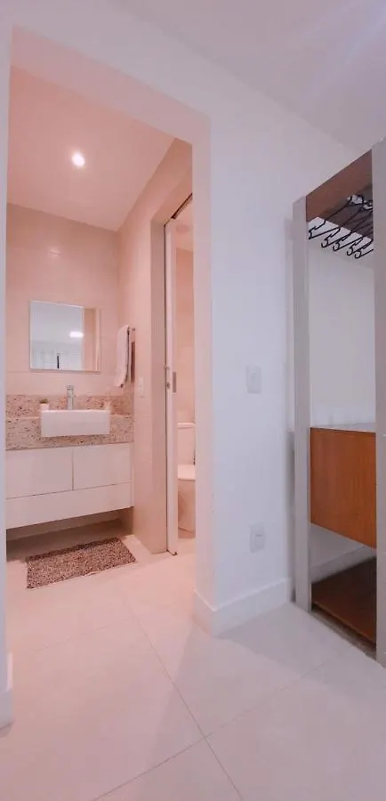 Aconchegante Apartamento Praia do Forte: Estadia Econômica no Centro Cabo Frio Brazil