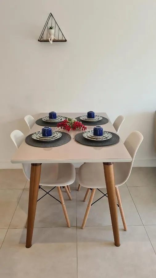 Aconchegante Apartamento Praia do Forte: Estadia Econômica no Centro Cabo Frio 0*,
